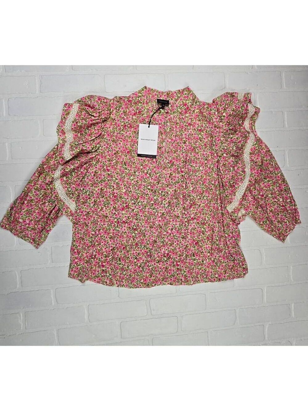 Who What Wear Floral Ruffled Blouse Large